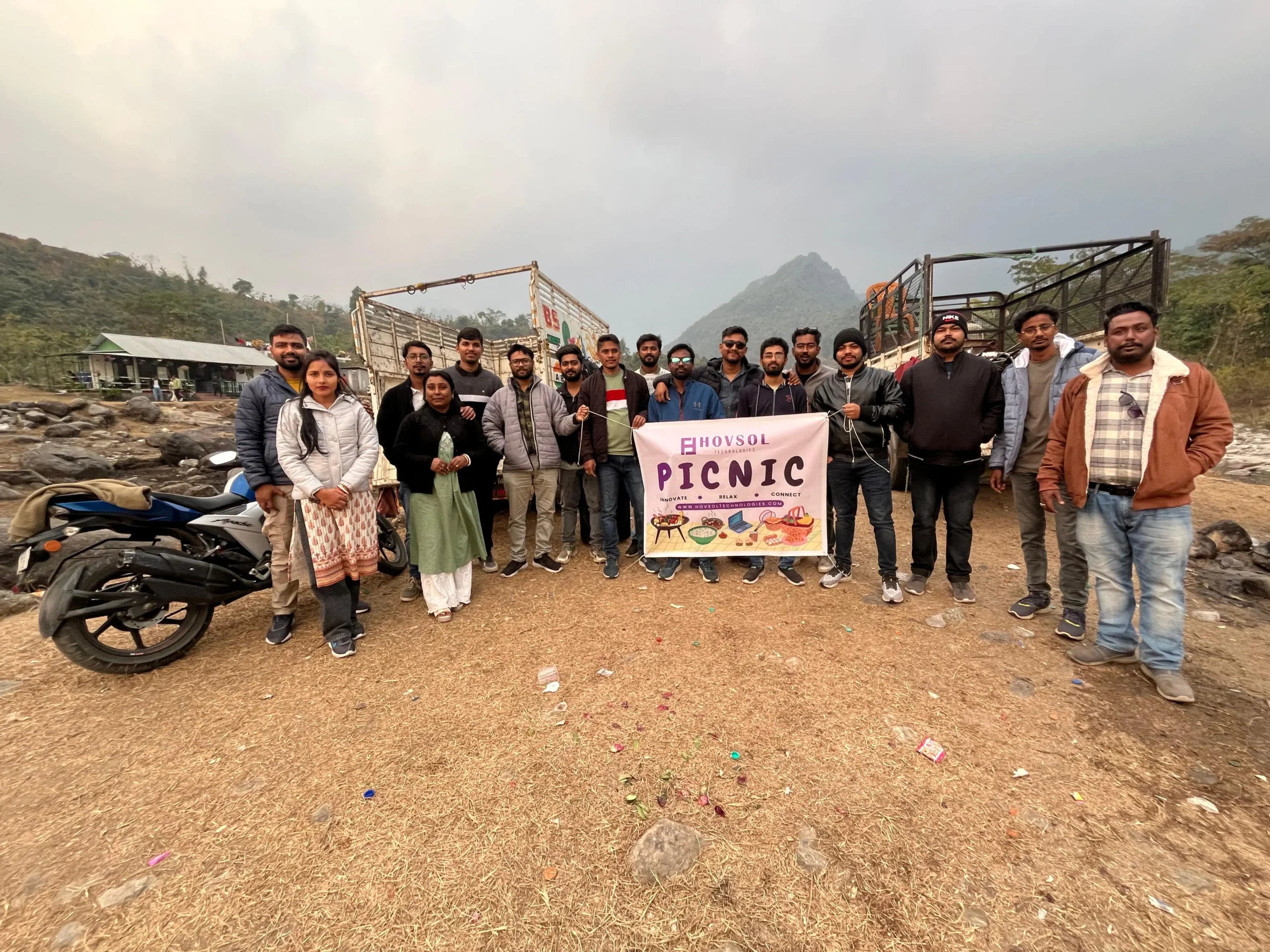 PICNIC DIARIES OF HOVSOL
