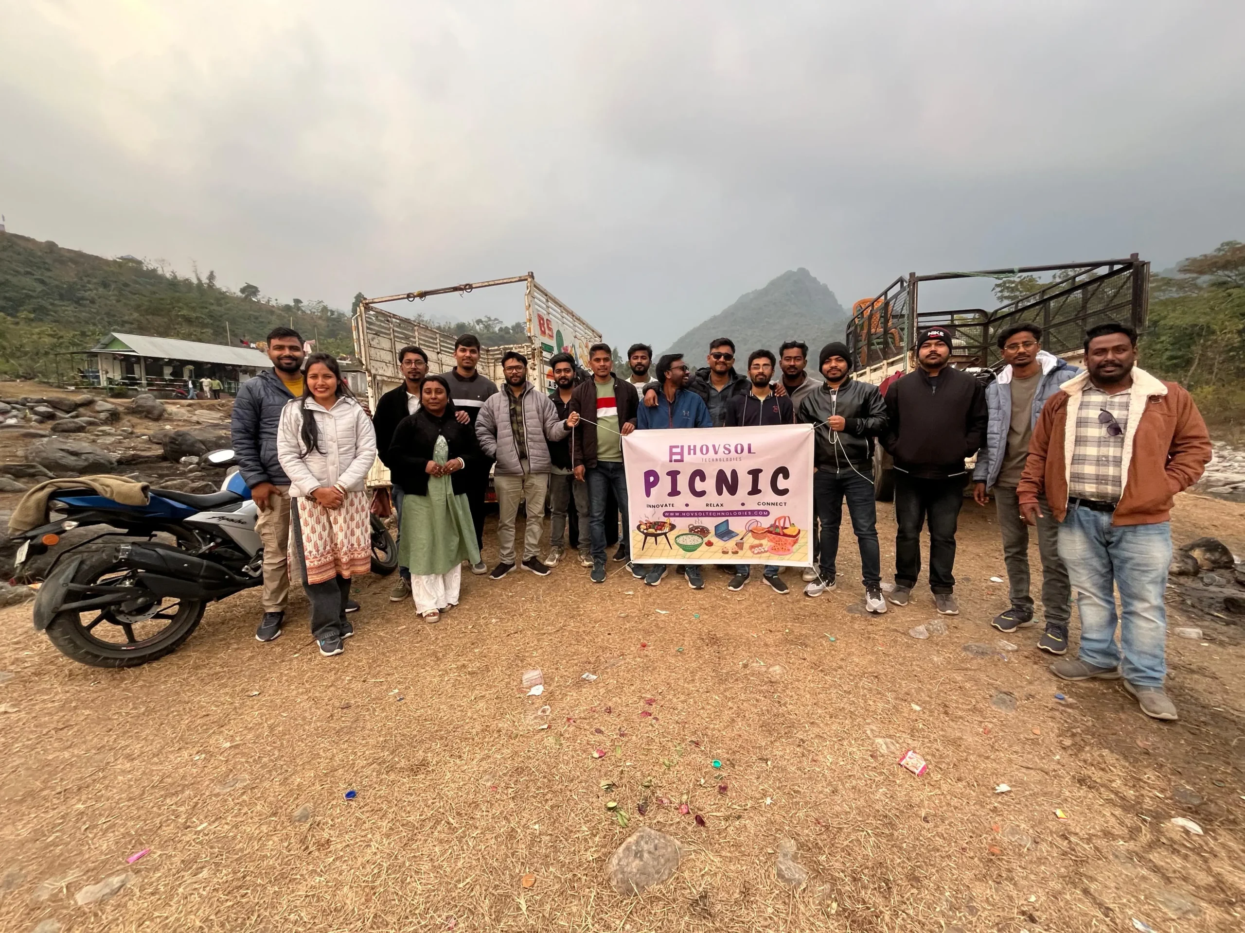 PICNIC DIARIES OF HOVSOL