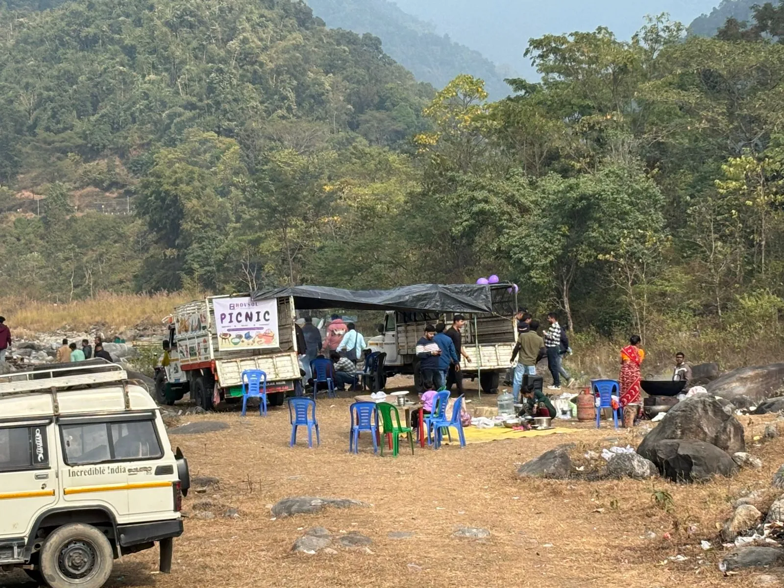 PICNIC DIARIES OF HOVSOL